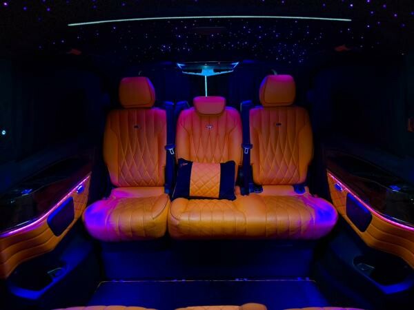 Mercedes-Benz V-Class 250 2024 - 13