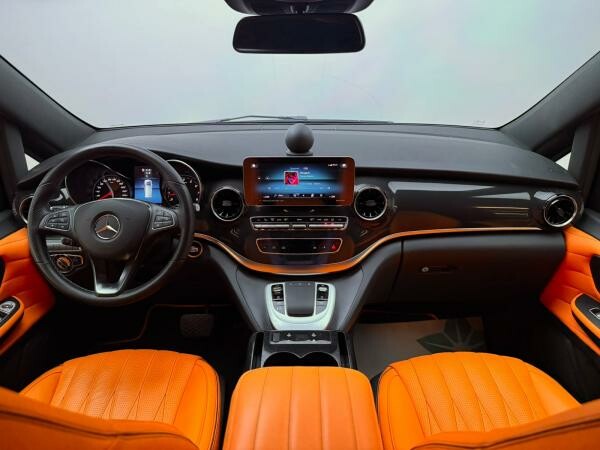 Mercedes-Benz V-Class 250 2024 - 7