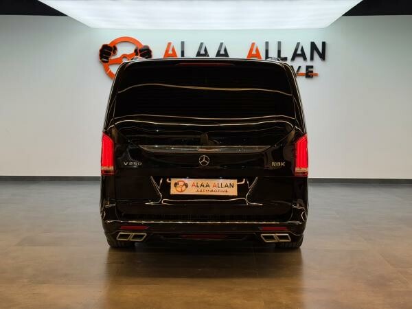 Mercedes-Benz V-Class 250 2024 - 5