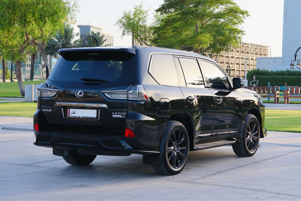 Lexus LX570  2019 S Black Edition  - 4