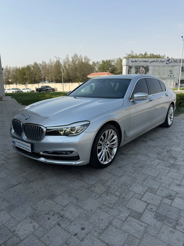 بي ام دبليو ٧٣٠ - 3