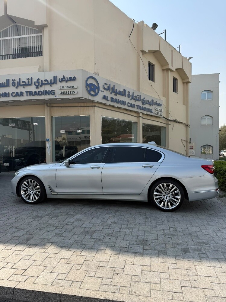 بي ام دبليو ٧٣٠ - 4