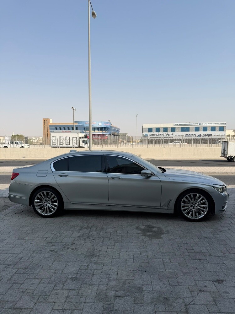 بي ام دبليو ٧٣٠ - 5