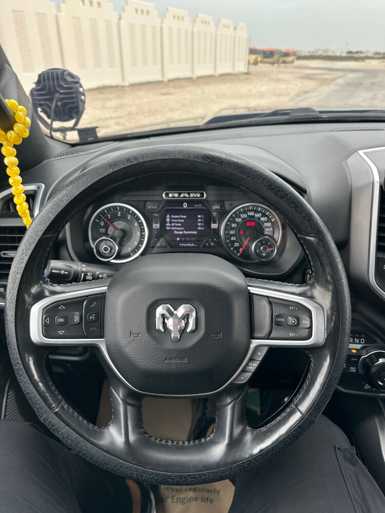 Ram 1500 bighorn 4x4 - 8