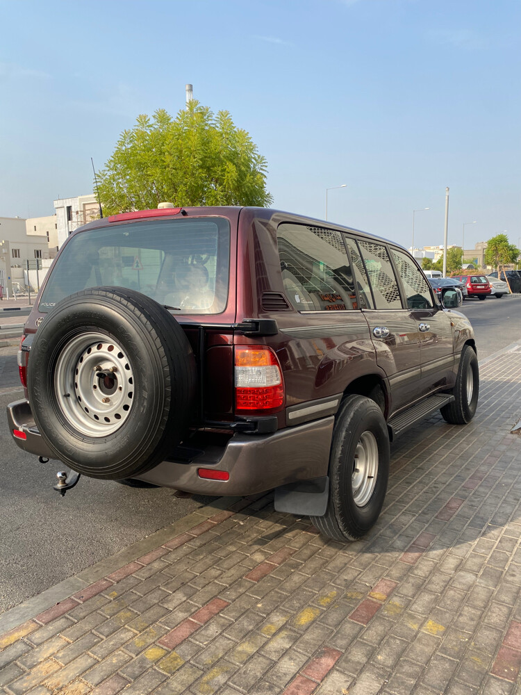Toyota Land Cruiser  - 4