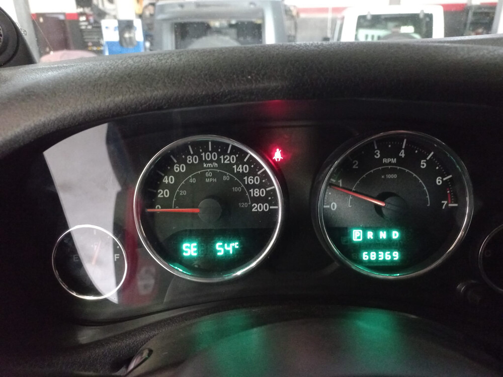 LOW KMS !!Jeep Wrangler 2012 Sport - 9