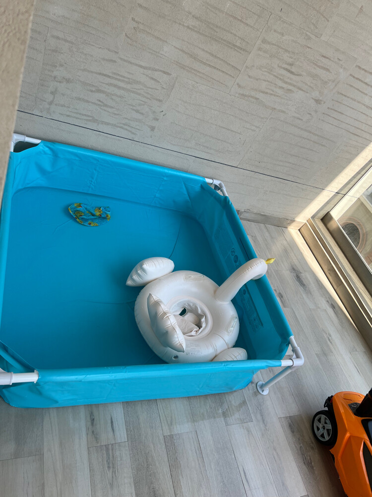 مسبح أطفال - 1