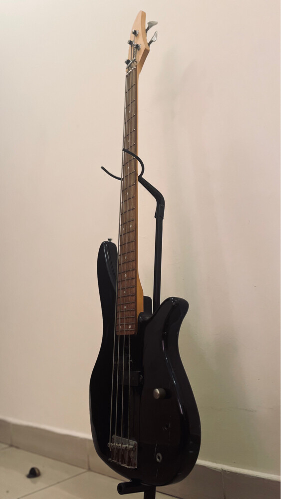VINTAGE YAMAHA BASS GUITAR W/ STAND - 2