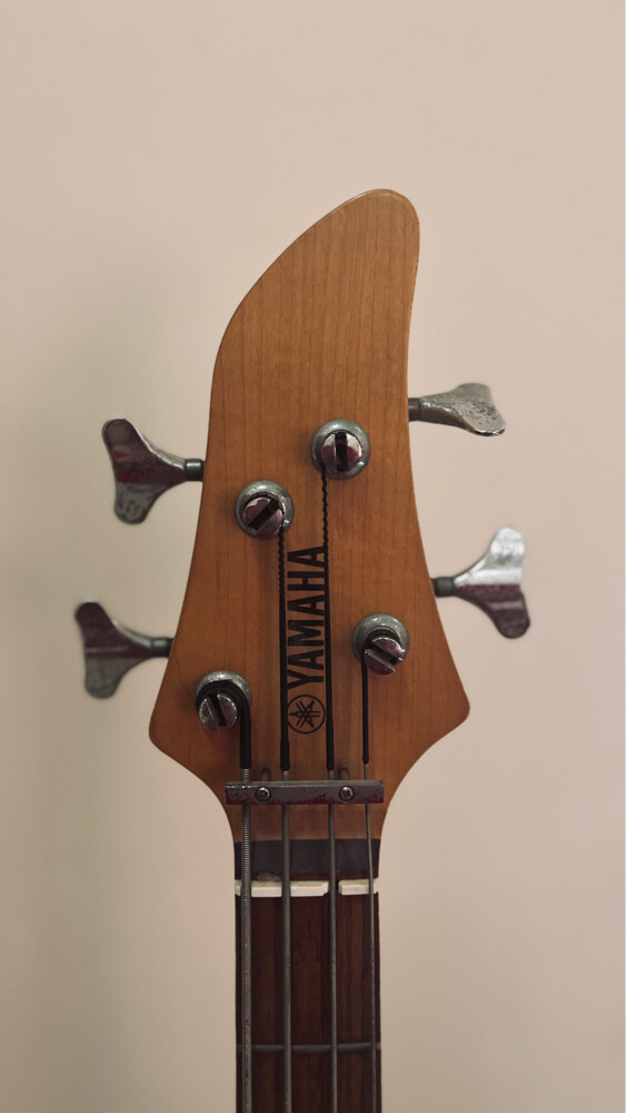 VINTAGE YAMAHA BASS GUITAR W/ STAND - 5