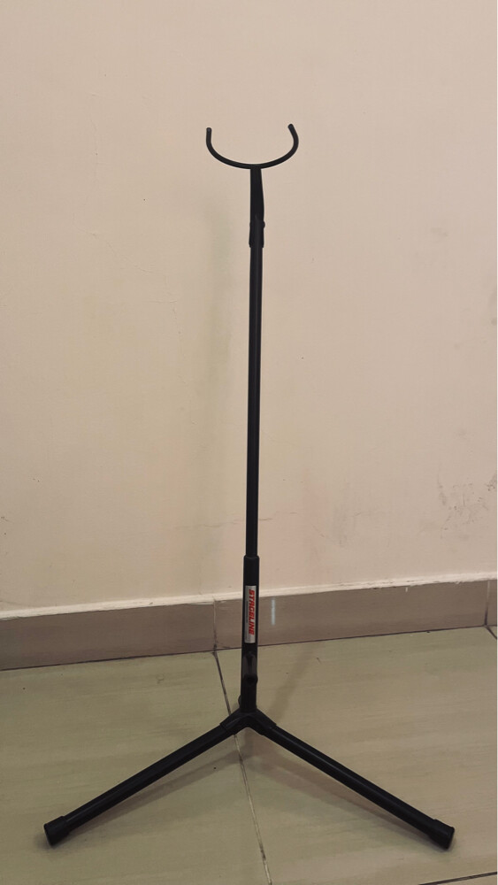 VINTAGE YAMAHA BASS GUITAR W/ STAND - 6