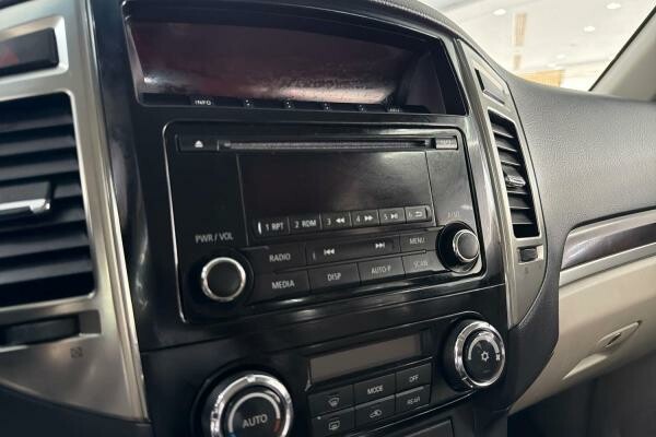 MITSUBISHI PAJERO 3L STD 2022 - 12