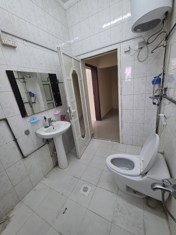 Flats for rent Khalifa City South - 4