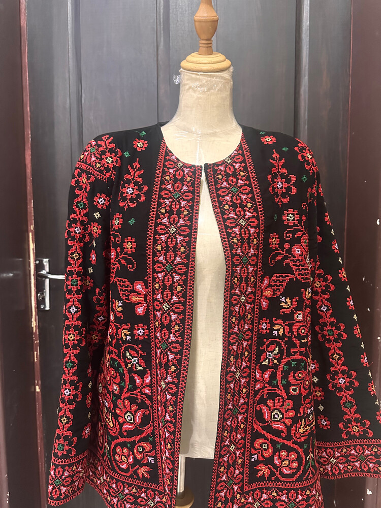 للبيع جاكيت نساءي بطراز فلسطيني - 1