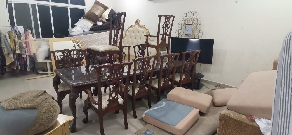 طاولة و كراسي - 2