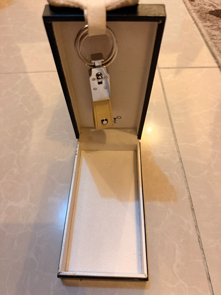 ميدالية مونت بلانك أصلية جديده - 2