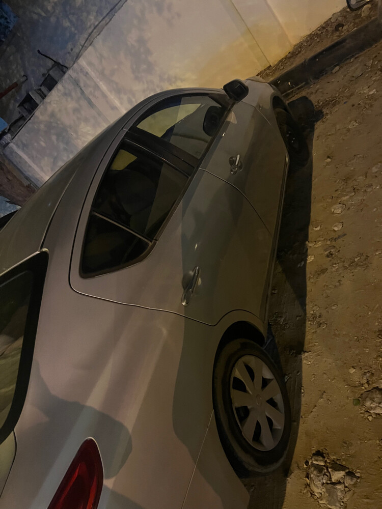 Nissan Sunny 2012 - 8