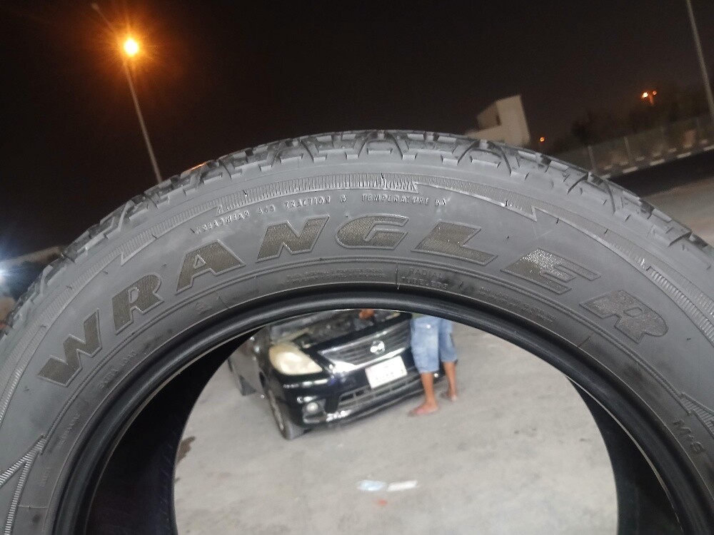 255/60/R20.Goodyear Brand - 4