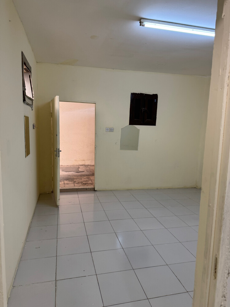Clean room for rent - 3