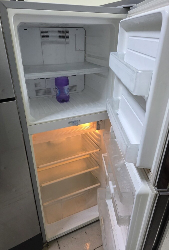 Samsung, Sharp, refrigerator - 2