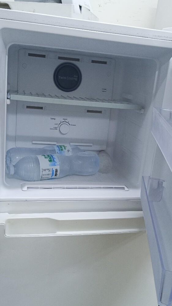 Samsung, Sharp, refrigerator - 4