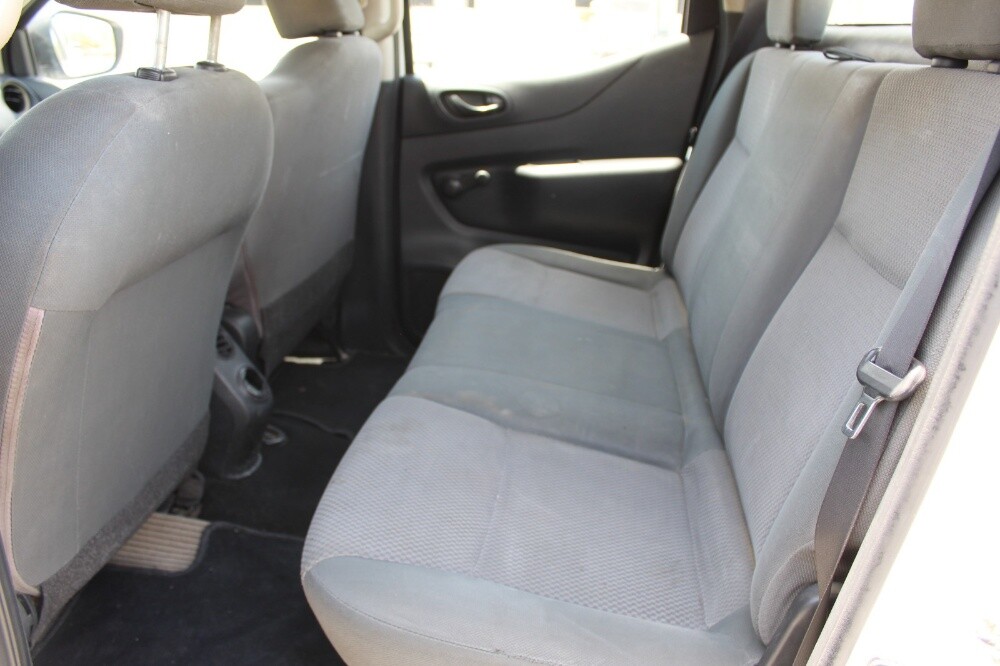NISSAN NAVARA MANUAL 2019 - 7
