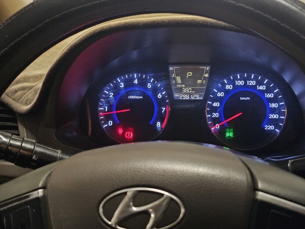 Hyundai accent - 3
