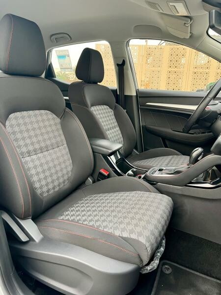 MG ZS - 8