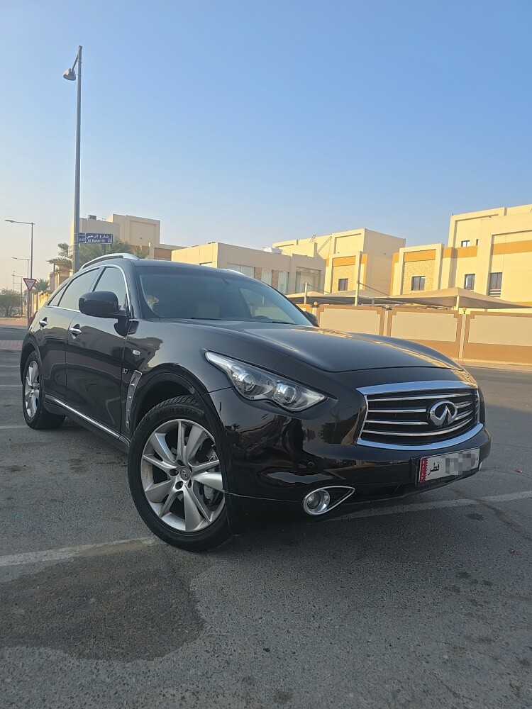 Infiniti QX70 2016 registered 2017 - 3