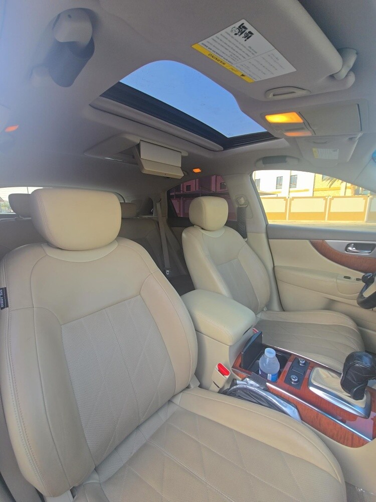 Infiniti QX70 2016 registered 2017 - 15