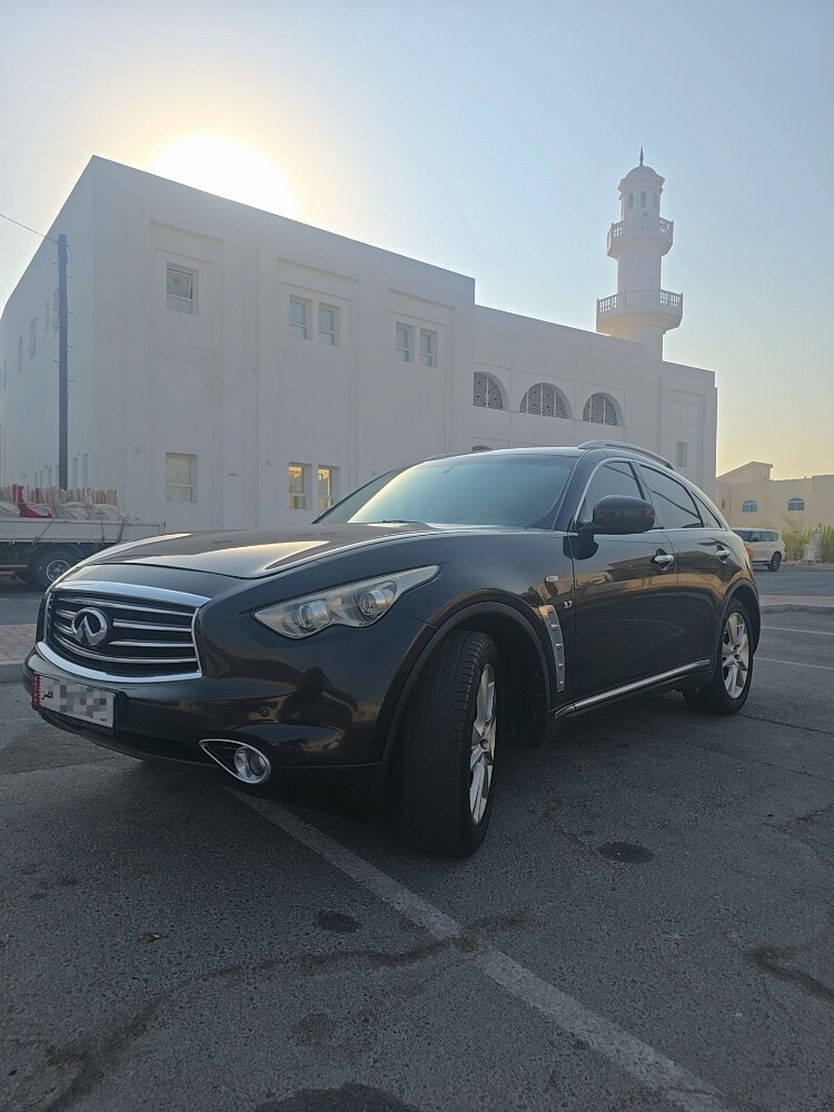 Infiniti QX70 2016 registered 2017 - 2