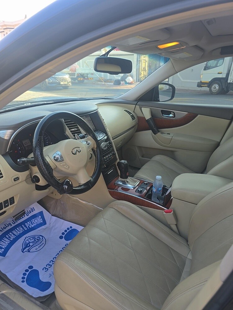 Infiniti QX70 2016 registered 2017 - 7
