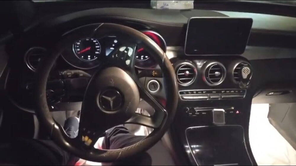 Very clean Mercedes GLC250 - 5