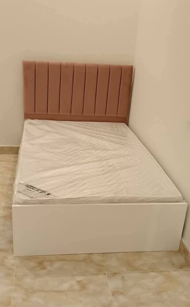 Online furniture 30408640 - 10