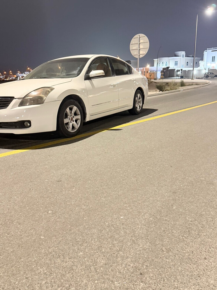 نيسان للبيع - 1