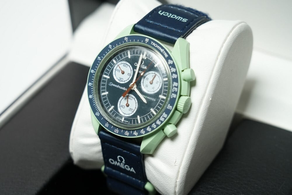omega x swatch mission on earth men - 3