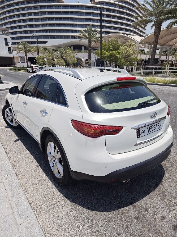 Nisan infinity QX70 - 2