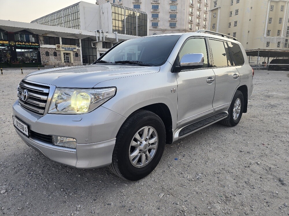 2011 Land Cruiser GXR V6 - 2
