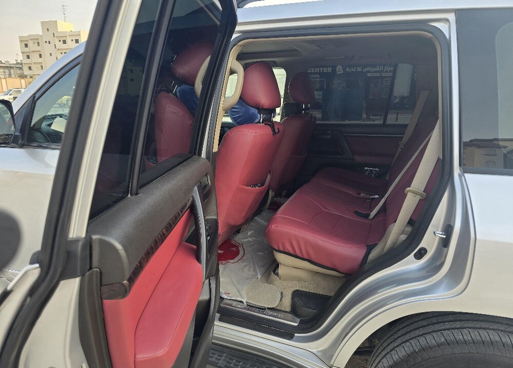 2011 Land Cruiser GXR V6 - 12