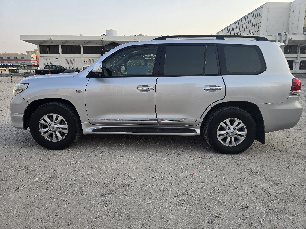2011 Land Cruiser GXR V6 - 3
