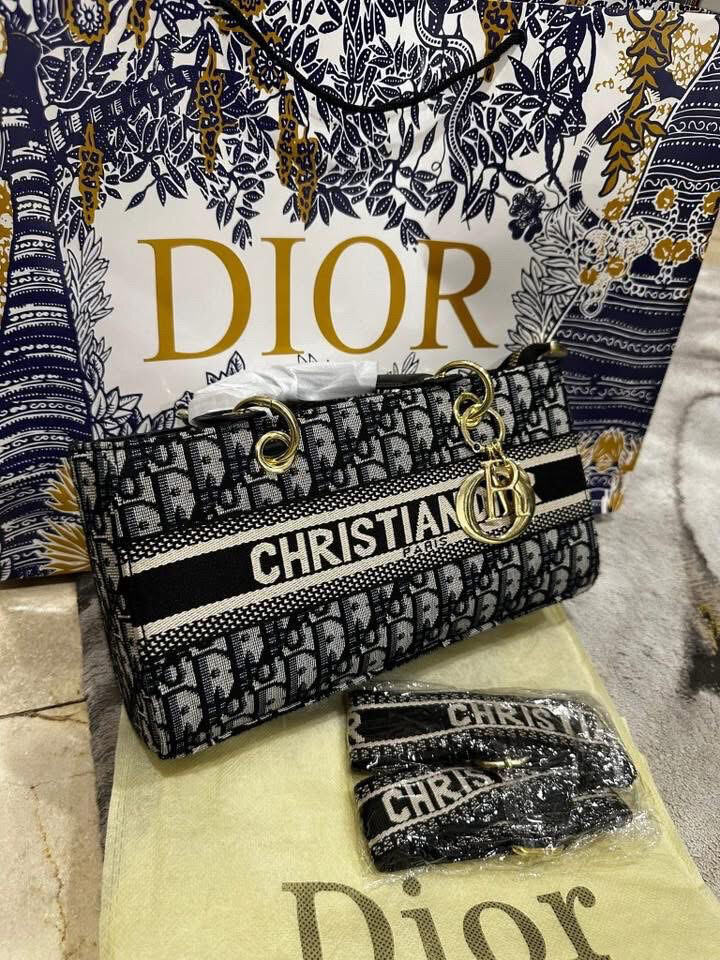 LUXURY BRANDED BAGS TOP QUALITY - 18