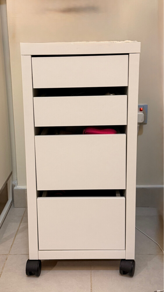 queen bed+ 2 drawers unit +mirror - 3