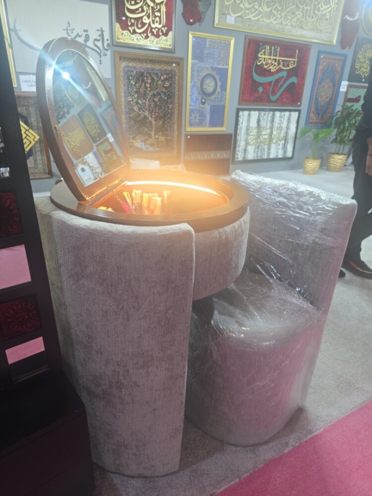 makeup table and chair - 2
