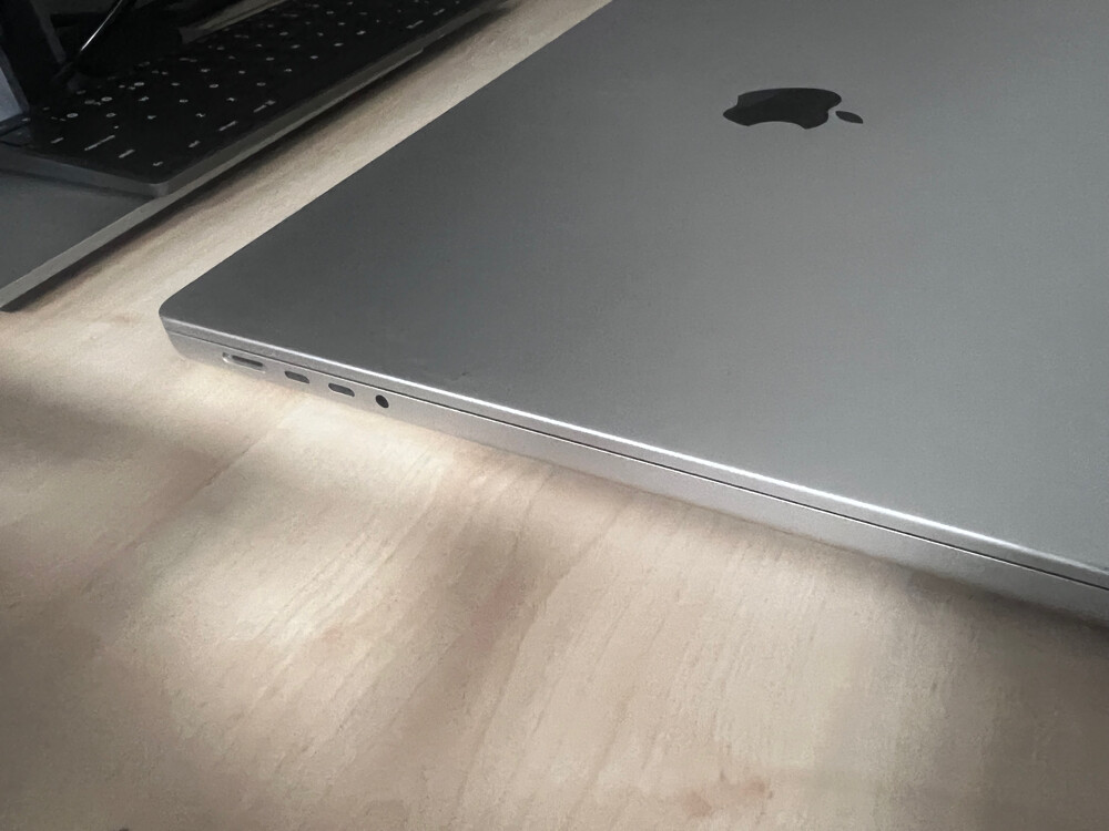 MacBook M3 Max 1TB 36R 100% - 5