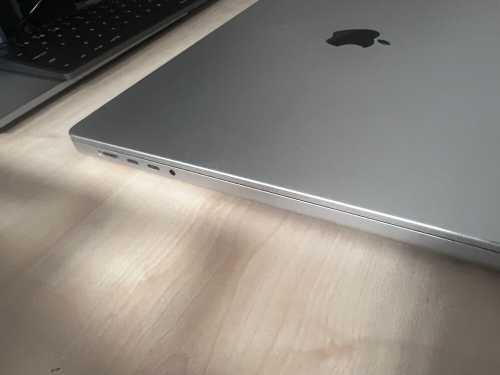 MacBook M3 Max 1TB 36R 100% - 4