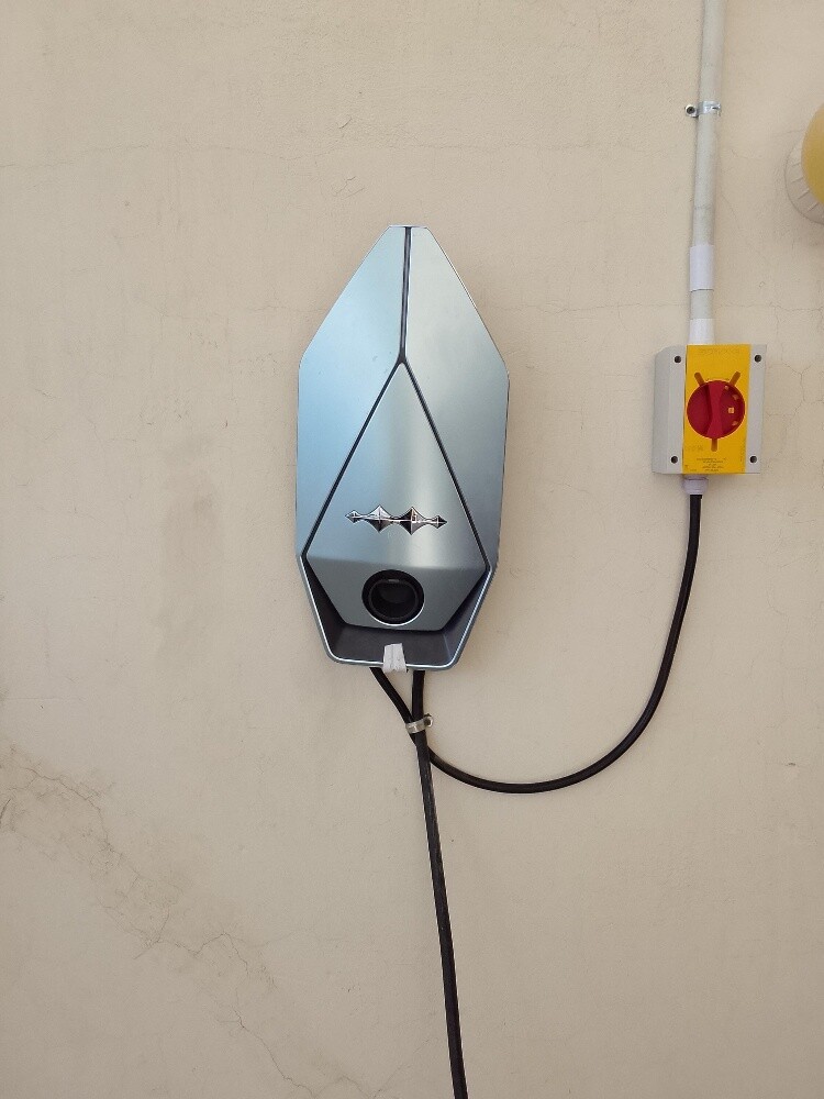 rox byd charger installation - 1
