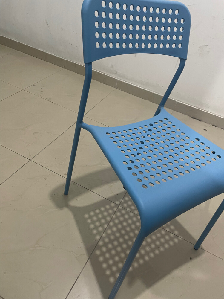 Excellent plastic chair - 1