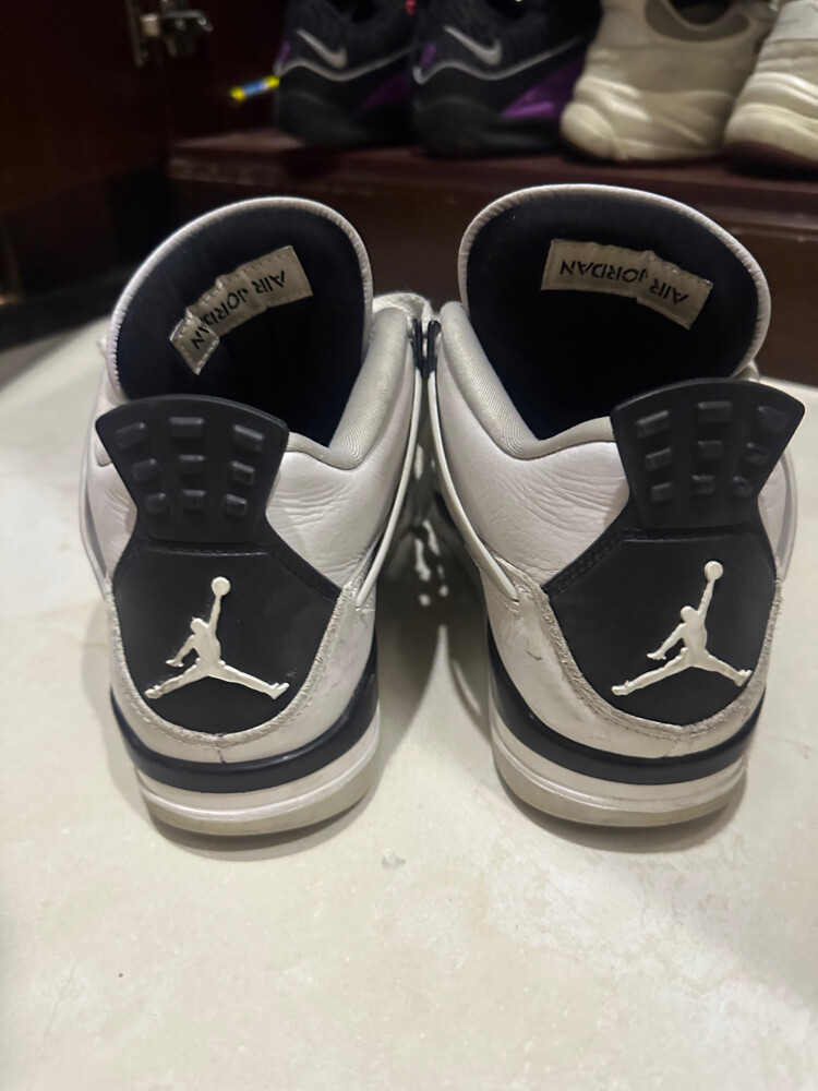Jordan 4s Military black  - 2