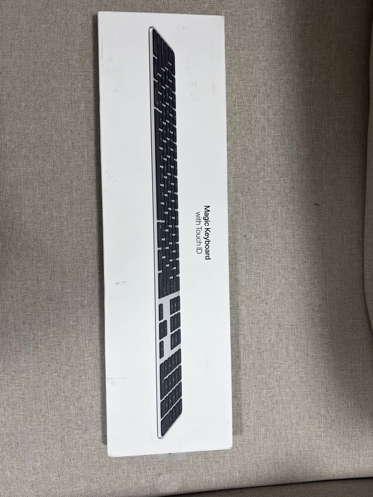 New Apple keyboard touch id numpad  - 6