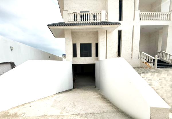 NEW 8BR VILLA+BASEMENT, LIFT & POOL - 12