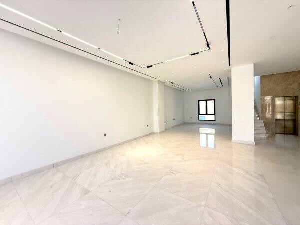 SEMI FURNISHED VILLA+POOL & LIFT - 3